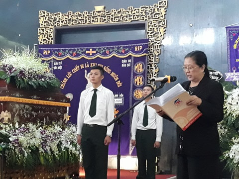 Đông đảo nghệ sĩ và người hâm mộ tiễn biệt NSND Lý Huỳnh - Ảnh 2.
