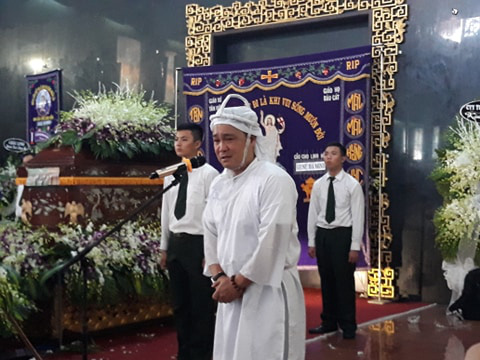 Đông đảo nghệ sĩ và người hâm mộ tiễn biệt NSND Lý Huỳnh - Ảnh 3.