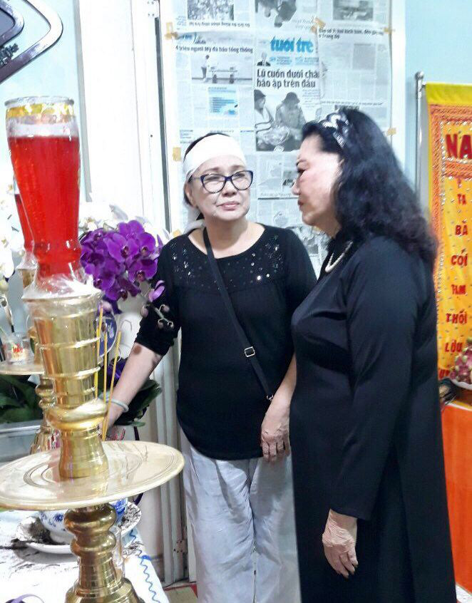 H&agrave;ng trăm người tiếc thương tiễn biệt NSƯT Nam H&ugrave;ng - Ảnh 9.