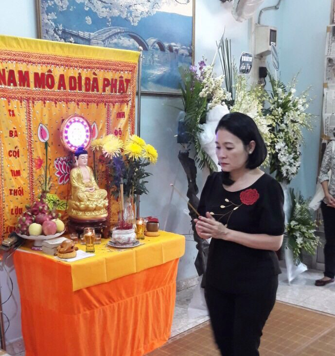 H&agrave;ng trăm người tiếc thương tiễn biệt NSƯT Nam H&ugrave;ng - Ảnh 14.