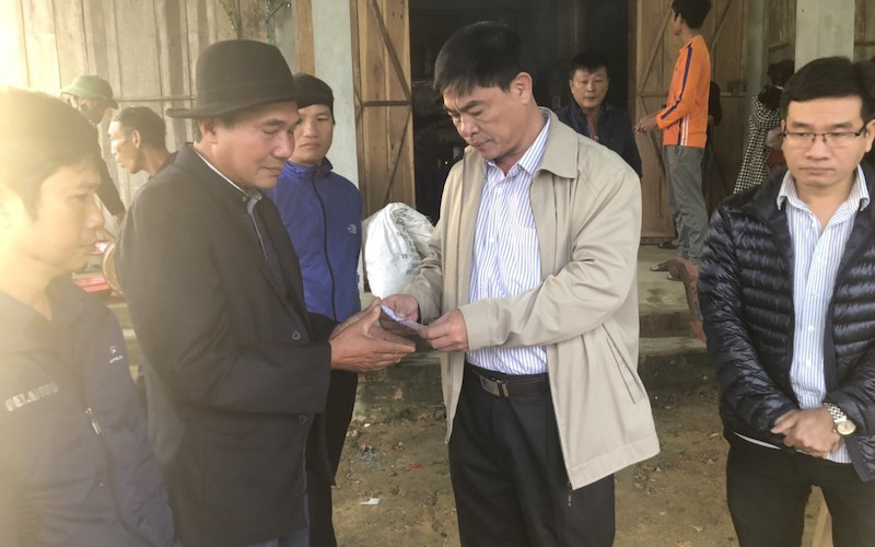 4 người đi rừng nghi bị n&uacute;i sạt lở v&ugrave;i lấp ở Quảng B&igrave;nh: T&igrave;m thấy thi thể nạn nh&acirc;n thứ 2 - Ảnh 2.