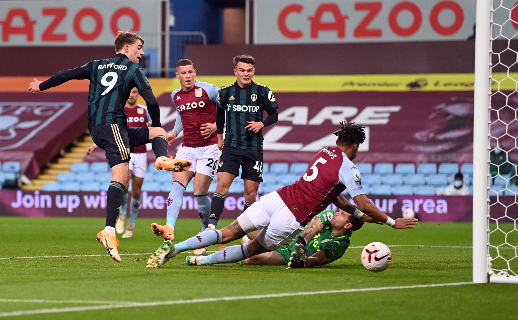 Đại ph&aacute; Aston Villa, Leeds United bay bổng ở Ngoại hạng Anh - Ảnh 4.