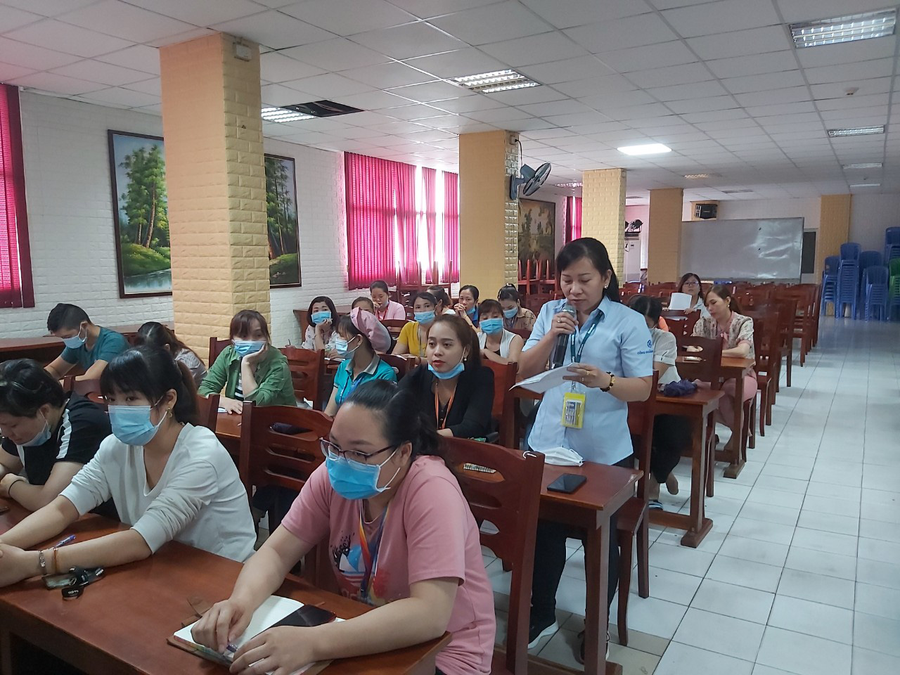 Hỗ trợ 6 tỉ đồng cho đồng bào vùng lũ miền Trung