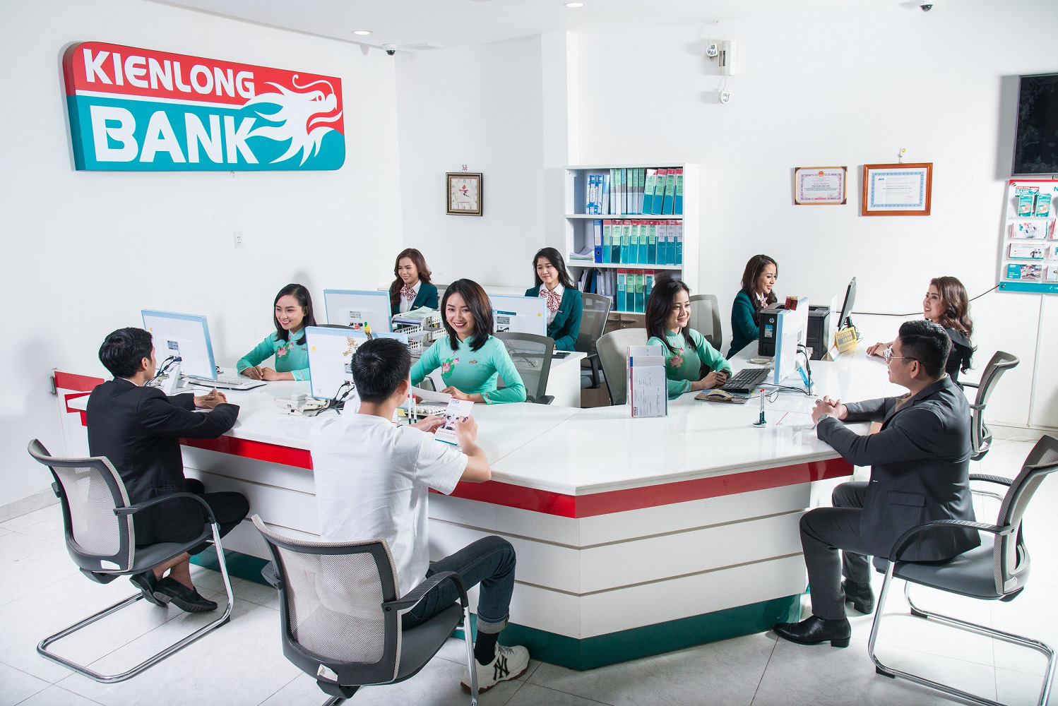 Kienlongbank kỷ niệm 25 năm ngày thành lập - Ảnh 1.