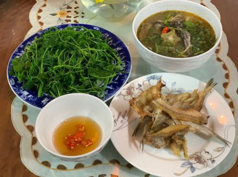 M&ugrave;a nước lụt bắt c&aacute; ngạnh ở miền Trung qu&ecirc; t&ocirc;i - Ảnh 5.