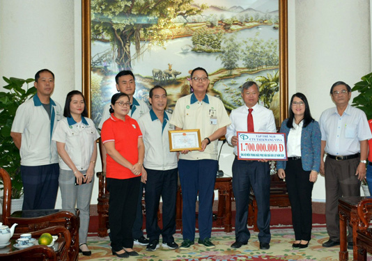 San sẻ khó khăn với đồng bào các tỉnh miền Trung