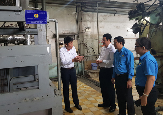 Gắn biển 2 công trình chào mừng Đại hội Đảng các cấp