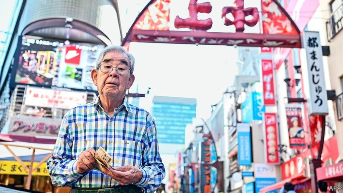 Thế kh&oacute; của người gửi tiền khi l&atilde;i suất hạ - Ảnh 1.