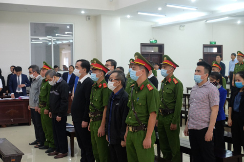 X&eacute;t xử vụ &aacute;n BIDV Đề nghị mức &aacute;n với 12 bị c&aacute;o - Ảnh 1.