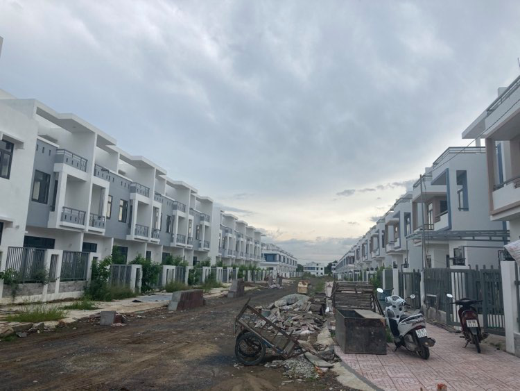 Ngỡ ngàng với gần 500 biệt thự, nhà liền kề xây lụi ở Đồng Nai - Ảnh 12.