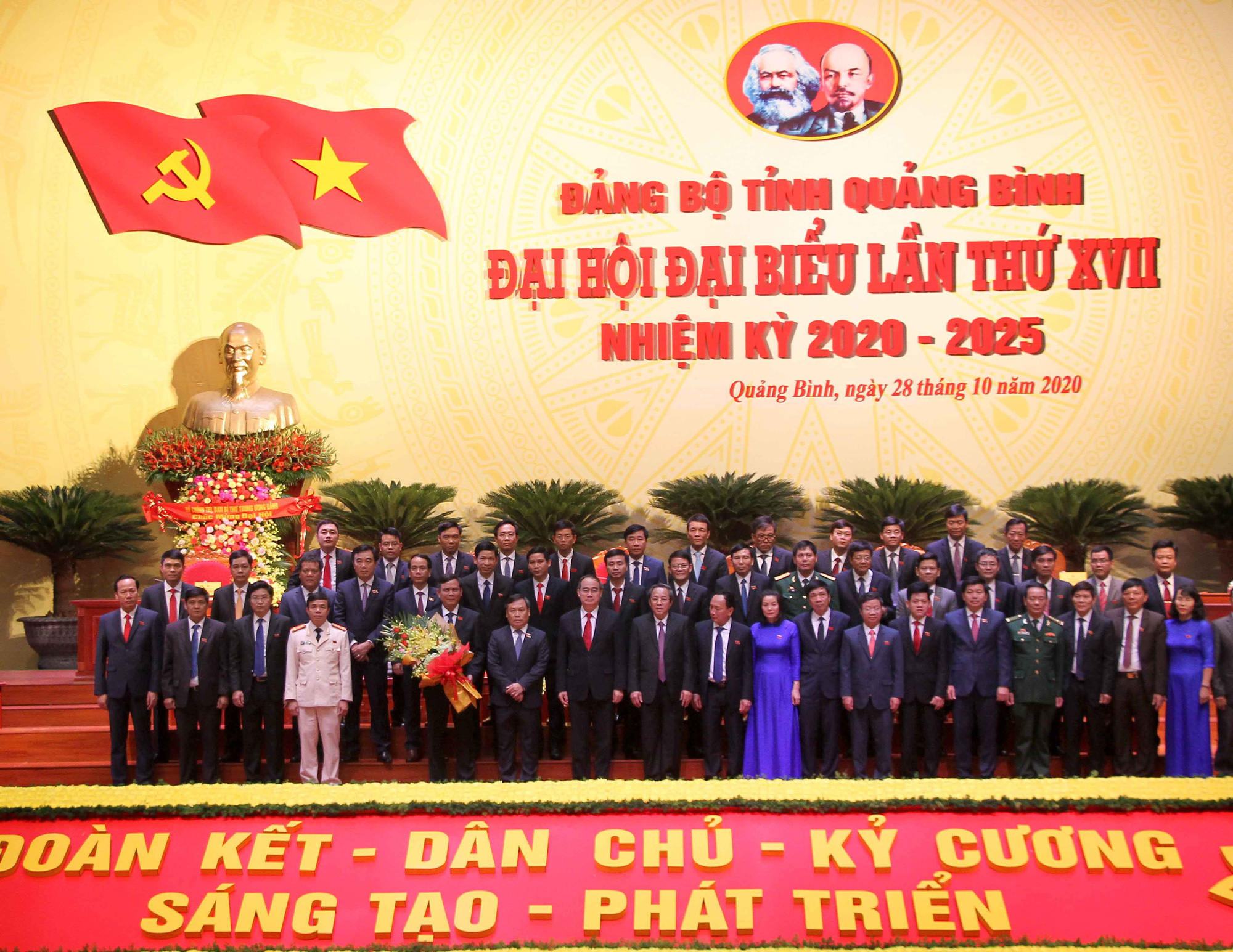 Ông Vũ Đại Thắng tái đắc cử Bí thư Tỉnh ủy Quảng Bình - Ảnh 1.