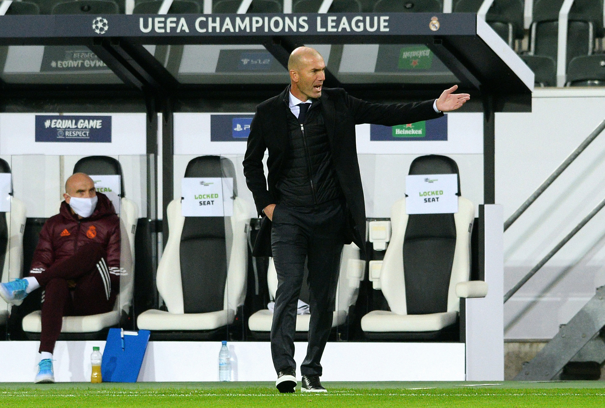Ngược d&ograve;ng nghẹt thở tr&ecirc;n đất Đức, Real Madrid vẫn xếp ch&oacute;t bảng Champions League - Ảnh 6.