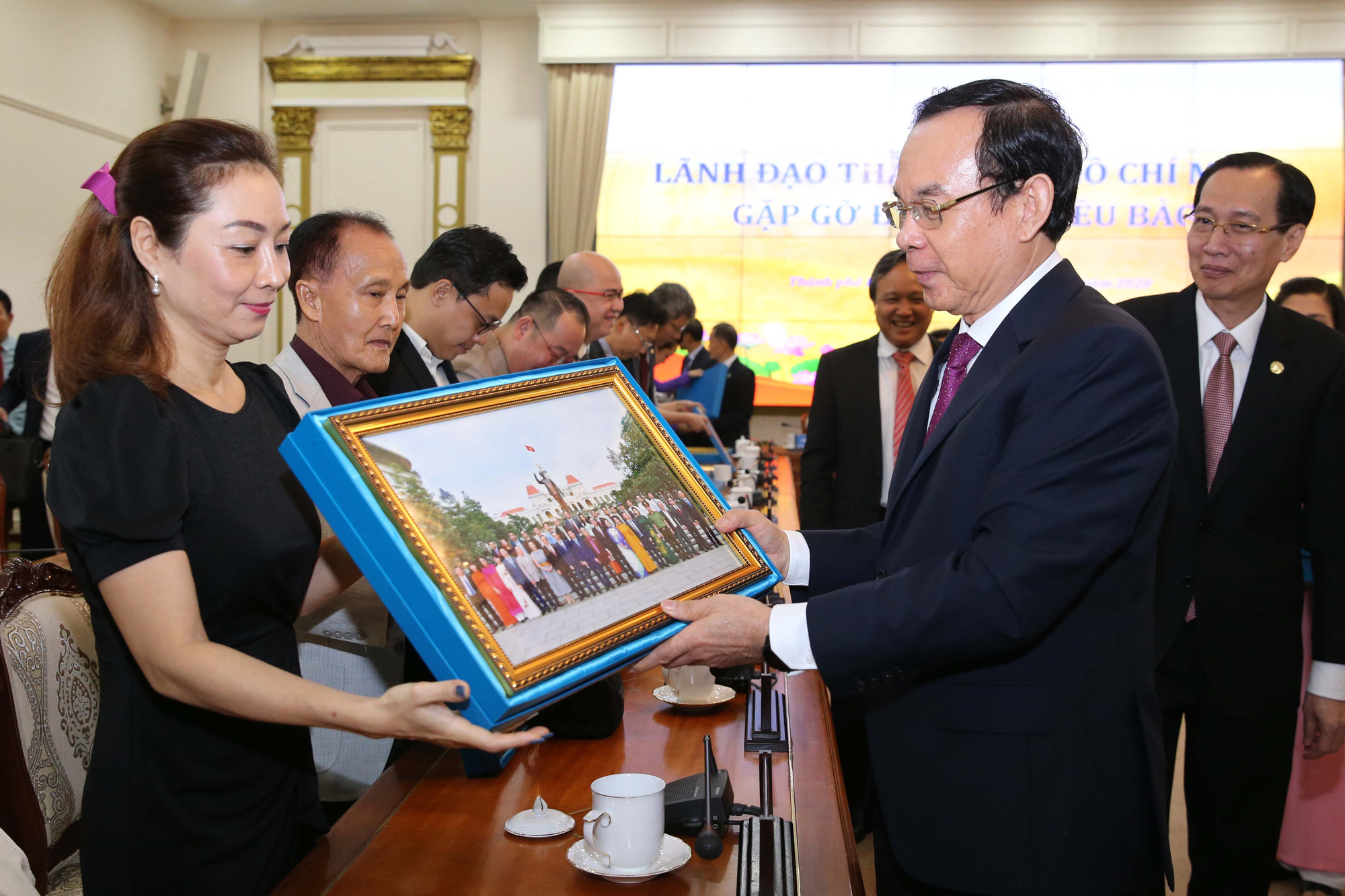 L&atilde;nh đạo TP HCM đặt h&agrave;ng kiều b&agrave;o g&oacute;p &yacute; ph&aacute;t triển kinh tế TP - Ảnh 5.