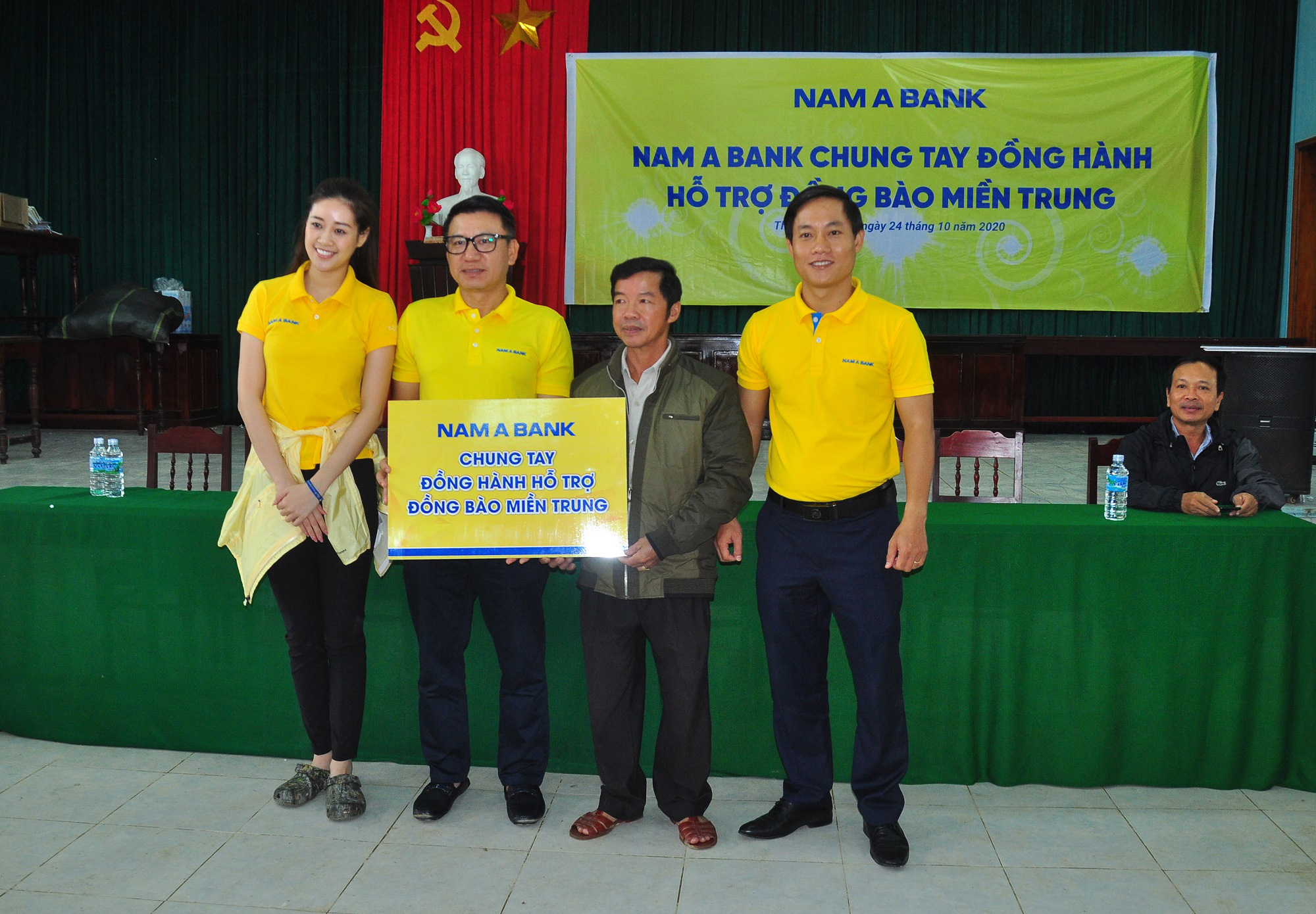 Nam A Bank chung tay hướng về miền Trung thân yêu