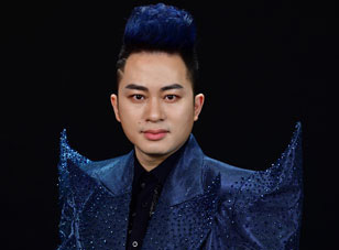 Tùng Dương: Tôi luôn như con thiêu thân
