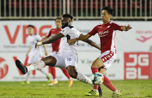 Lượt về V-League n&eacute; kh&aacute;n giả - Ảnh 1.