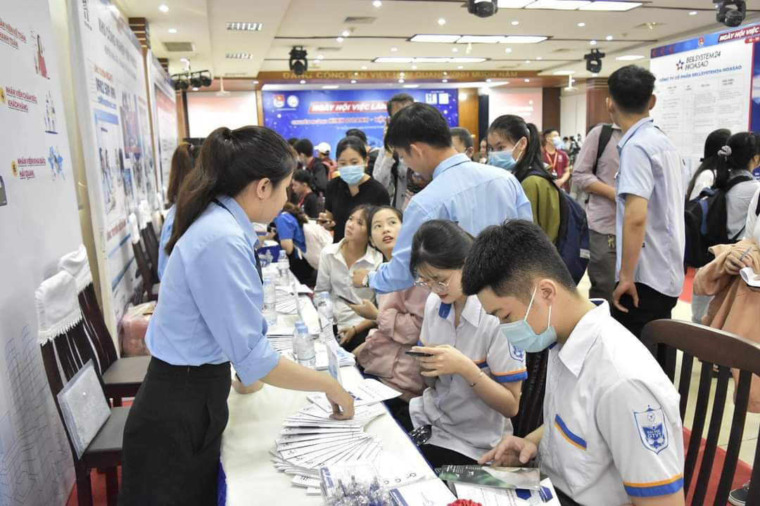 30 doanh nghiệp tham gia tuyển dụng các ngành vận tải, logistics
