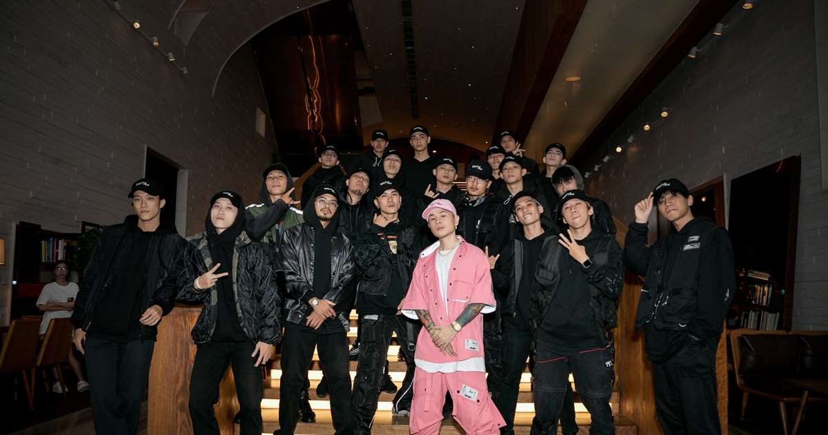 Trông thì cực nam tính nhưng rapper Binz lại mê mệt màu hồng - Ảnh 5.