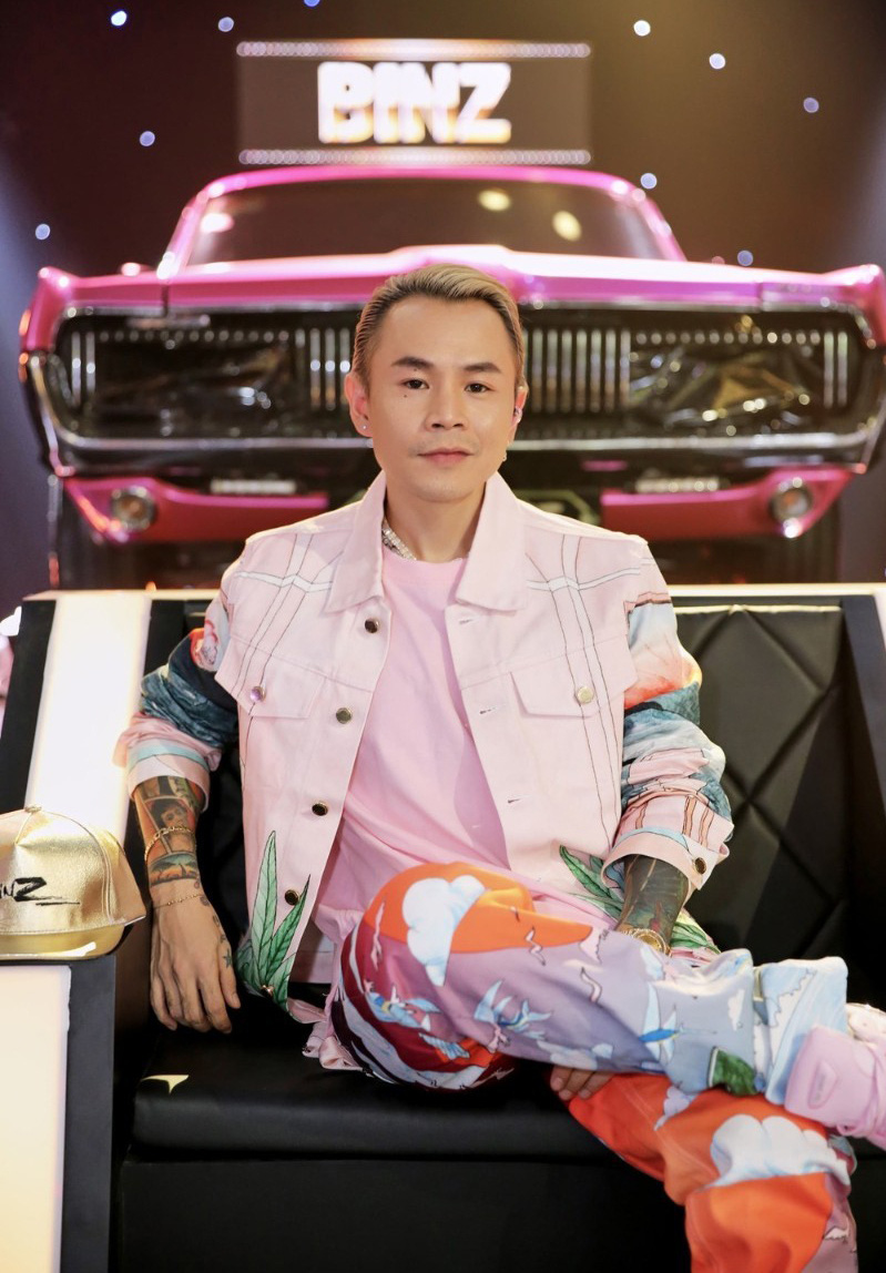 Trông thì cực nam tính nhưng rapper Binz lại mê mệt màu hồng - Ảnh 4.
