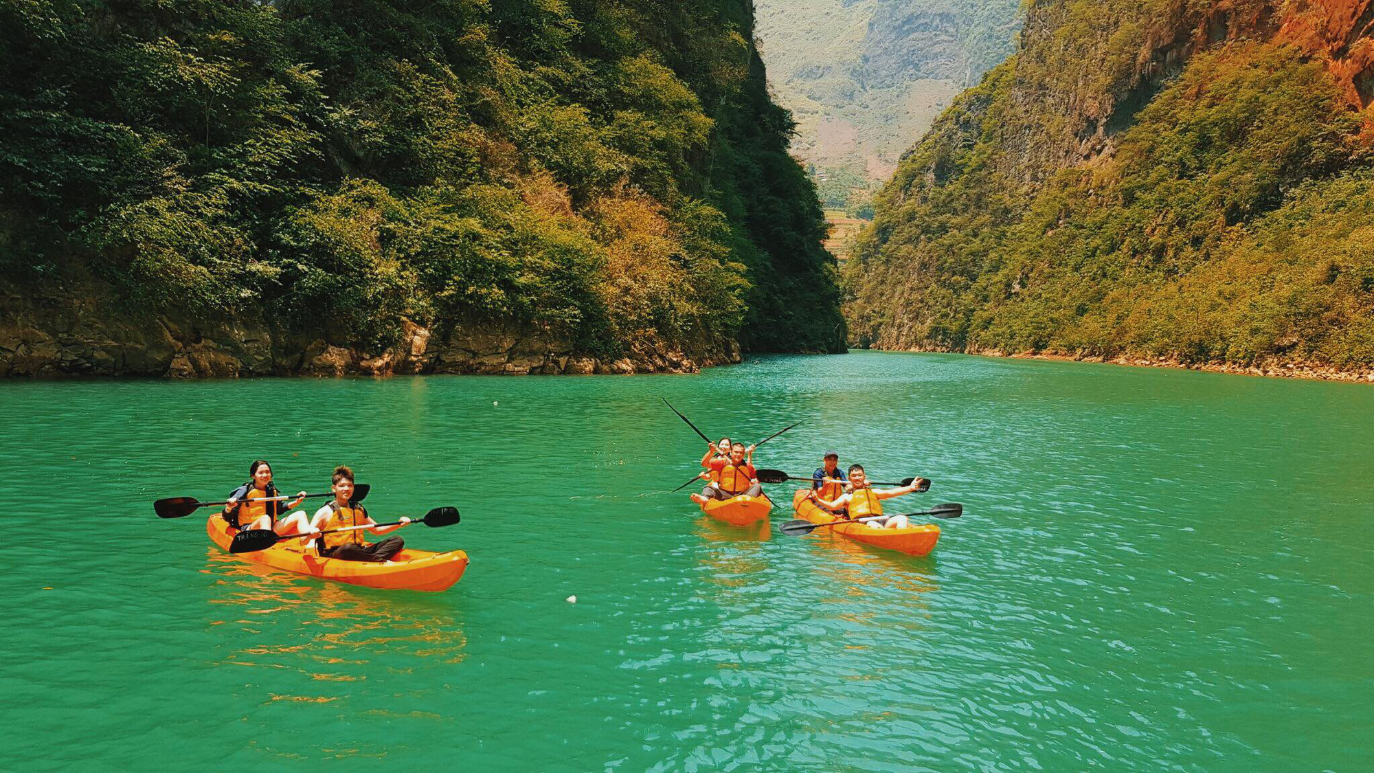Đến Hà Giang nhất định phải chèo thuyền kayak sông Nho Quế