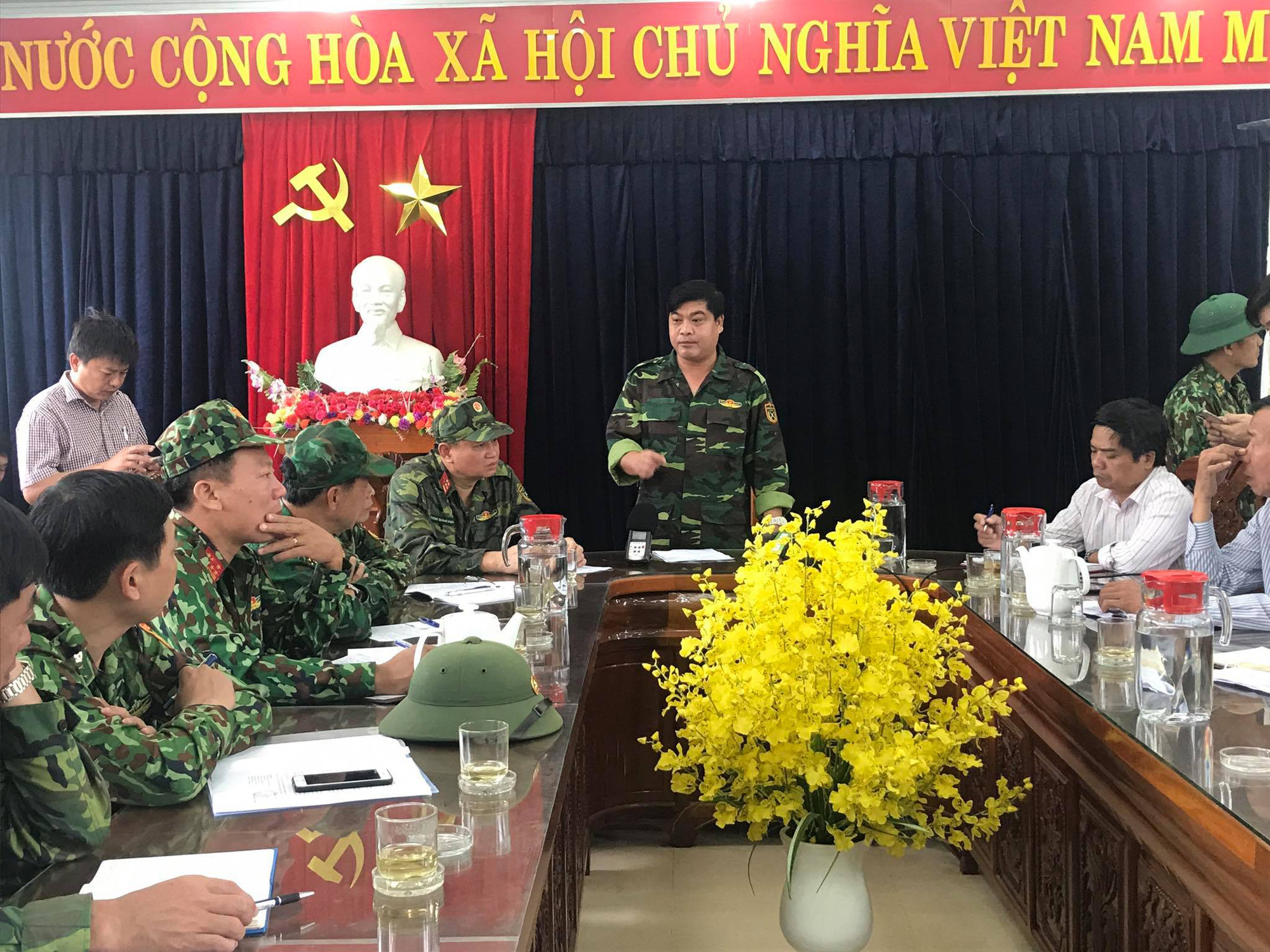 13 người bị v&ugrave;i lấp ở Phước Sơn: Sạt lở khắp nơi, d&acirc;n đối diện c&aacute;i đ&oacute;i - Ảnh 2.