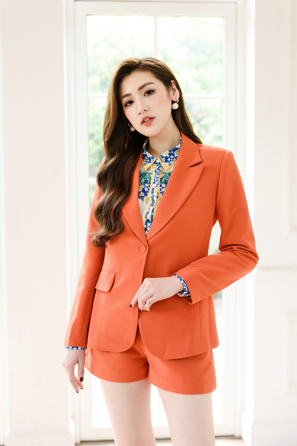 &Aacute; hậu T&uacute; Anh nổi bật với vẻ tinh tế, quyến rũ c&ugrave;ng NEVA - Ảnh 6.