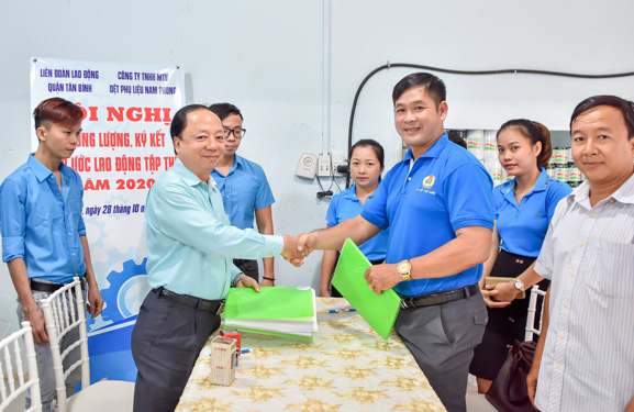 Bảo đảm quyền lợi người lao động bằng thỏa ước