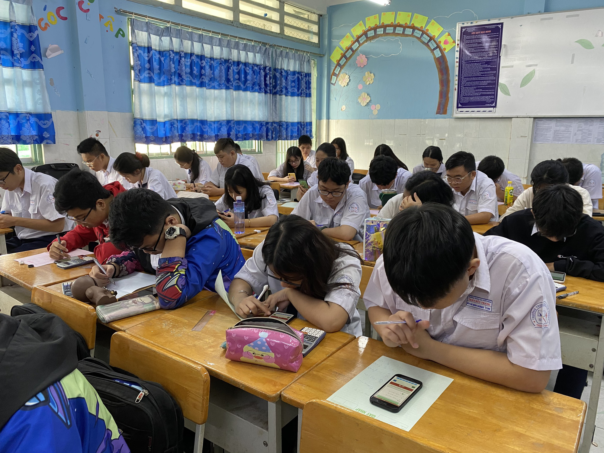 Kiểm tra đ&aacute;nh gi&aacute; giữa kỳ trực tuyến tr&ecirc;n hệ thống 789.vn - Ảnh 1.