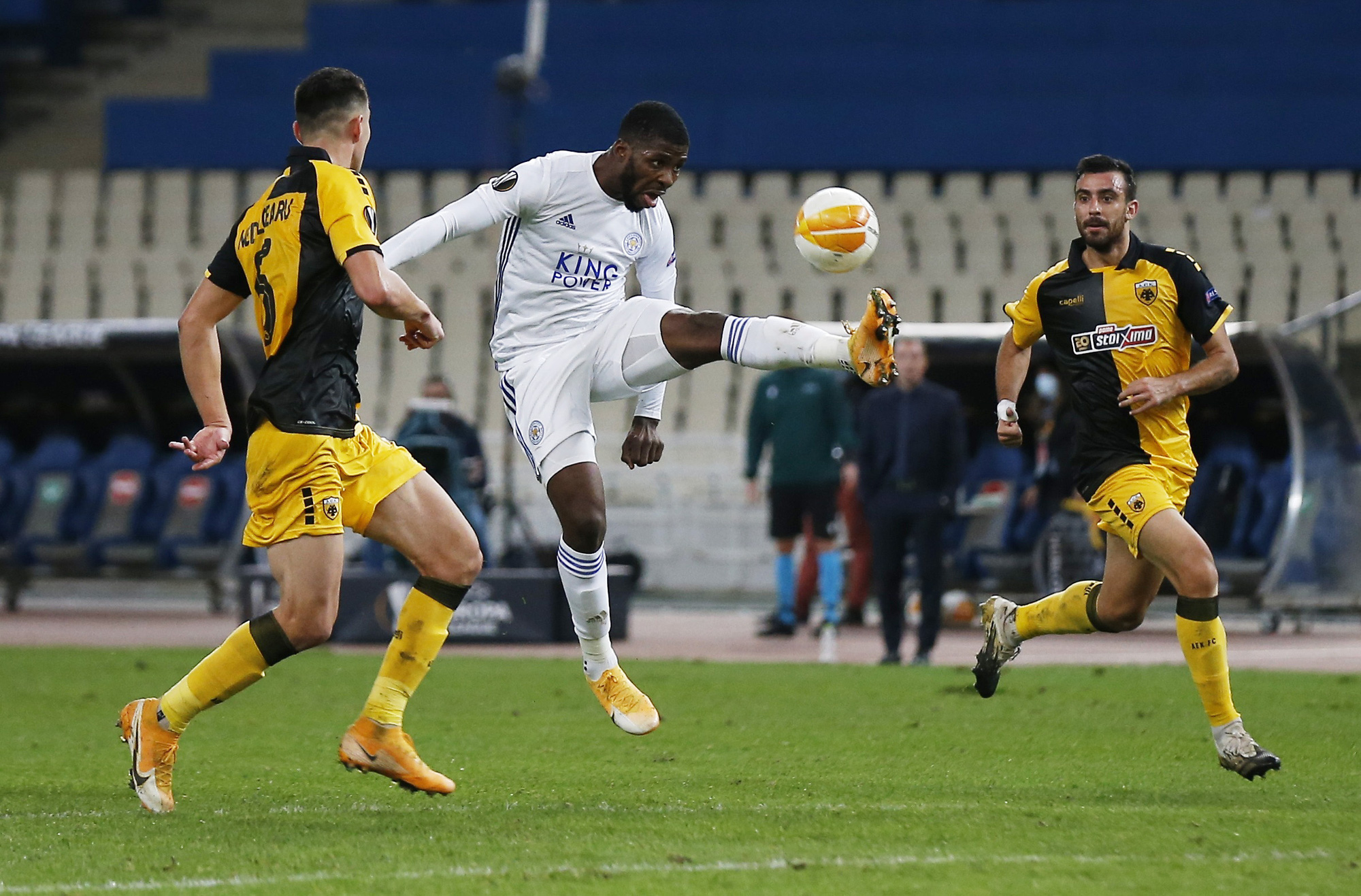 Leicester thắng dễ ở Hy Lạp, Arsenal đại phá láng giềng Dundalk