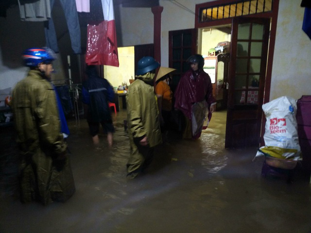 Mưa lớn, h&agrave;ng ng&agrave;n nh&agrave; d&acirc;n ở Nghệ An bị ngập s&acirc;u - Ảnh 3.