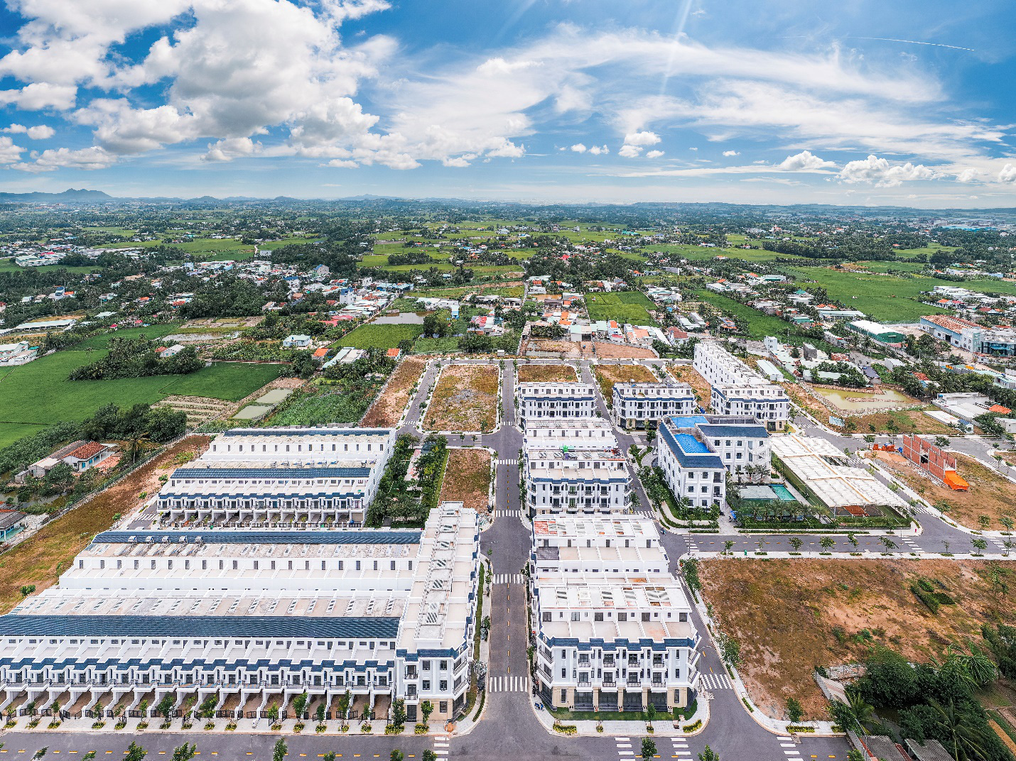 Cơ hội đầu tư bất động sản dịp cuối năm với ưu đ&atilde;i hấp dẫn - Ảnh 1.