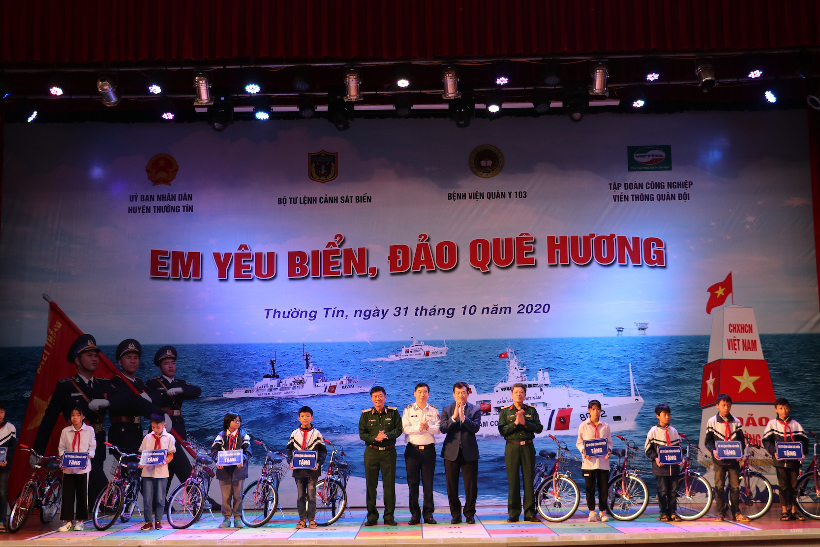 Nữ sinh lớp 8 giành giải nhất cuộc thi Em yêu biển, đảo quê hương - Ảnh 4.