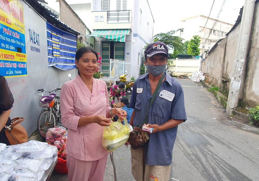 "Người giữ lửa" bếp ăn từ thiện