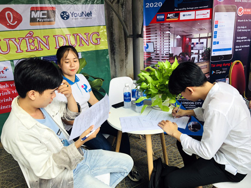 Thừa Thiên - Huế: Sôi nổi ngày hội tuyển sinh, tuyển dụng nhân lực công nghệ thông tin