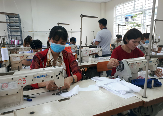 Sôi nổi hội thi "Bàn tay vàng" ngành may