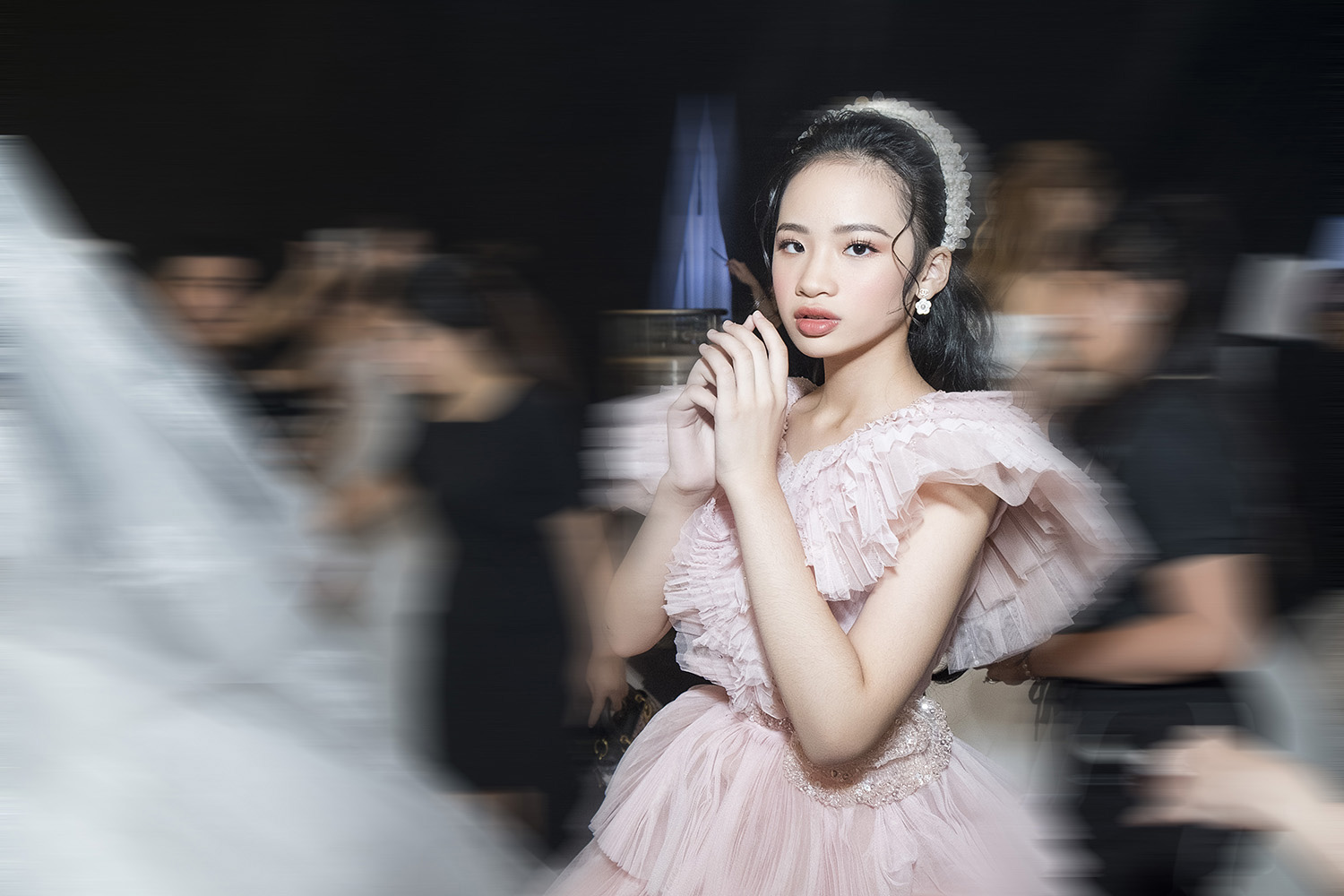 Sau siêu mẫu Minh Tú, Chung Thanh Phong chọn ai?