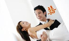 Ăn cơm trước kẻng làm đêm tân hôn vô nghĩa - Ảnh 1.