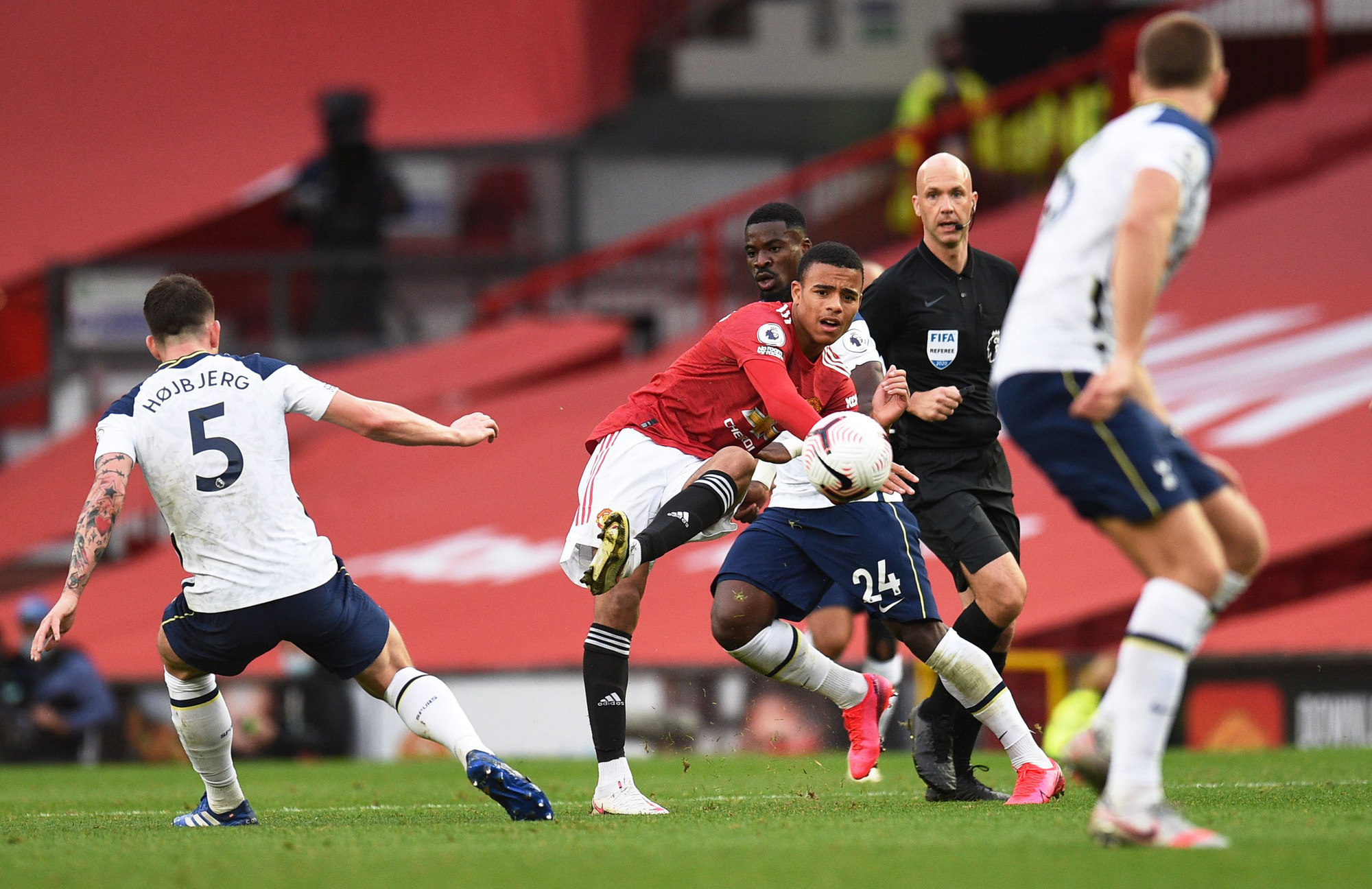 90 phút kinh hoàng, Tottenham bắn phá "thánh địa" Old Trafford