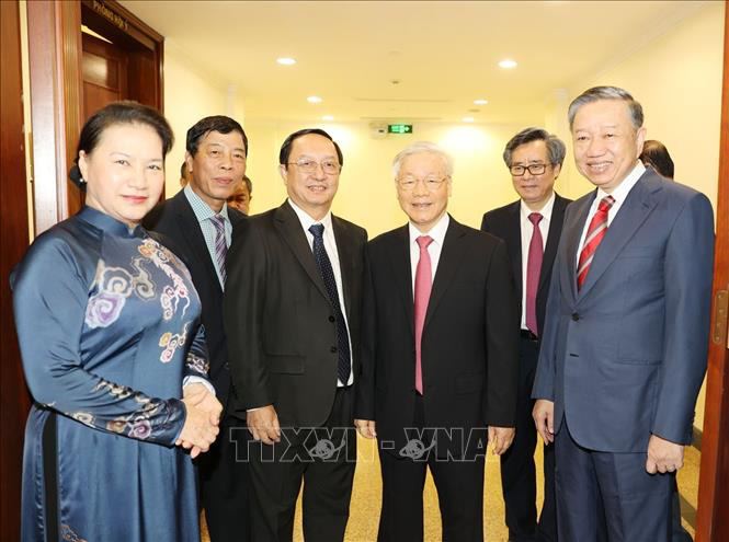 Ch&ugrave;m ảnh Tổng B&iacute; thư, Chủ tịch nước chủ tr&igrave; khai mạc Hội nghị Trung ương 13 - Ảnh 3.