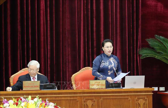 Chủ tịch QH Nguyễn Thị Kim Ng&acirc;n điều h&agrave;nh ng&agrave;y l&agrave;m việc thứ nhất Hội nghị Trung ương 13 - Ảnh 1.