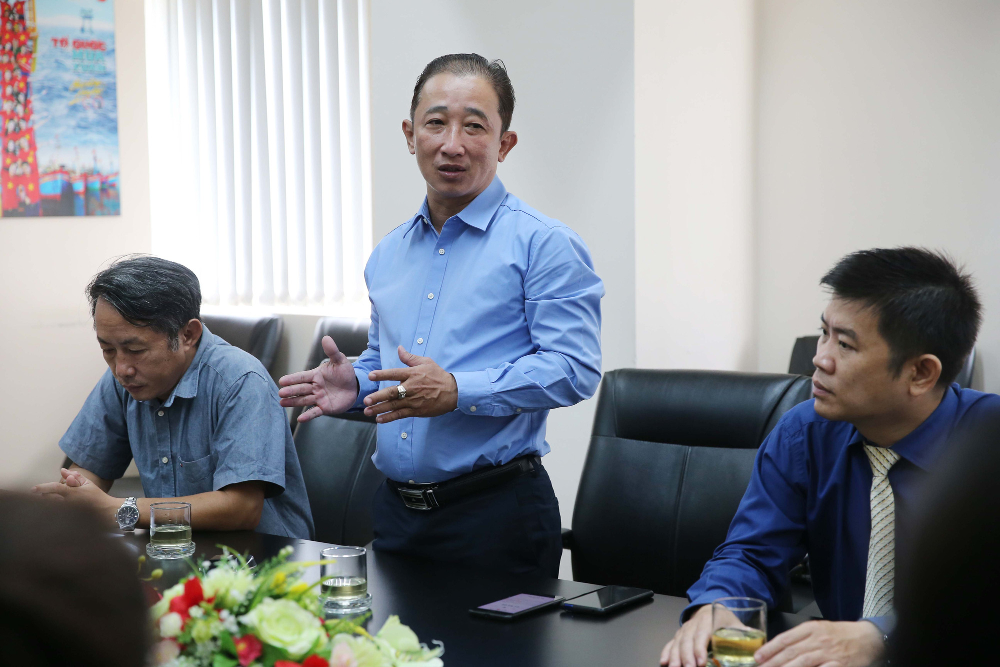 10 trường đại học ủng hộ chương tr&igrave;nh Một triệu l&aacute; cờ Tổ quốc c&ugrave;ng ngư d&acirc;n b&aacute;m biển - Ảnh 5.