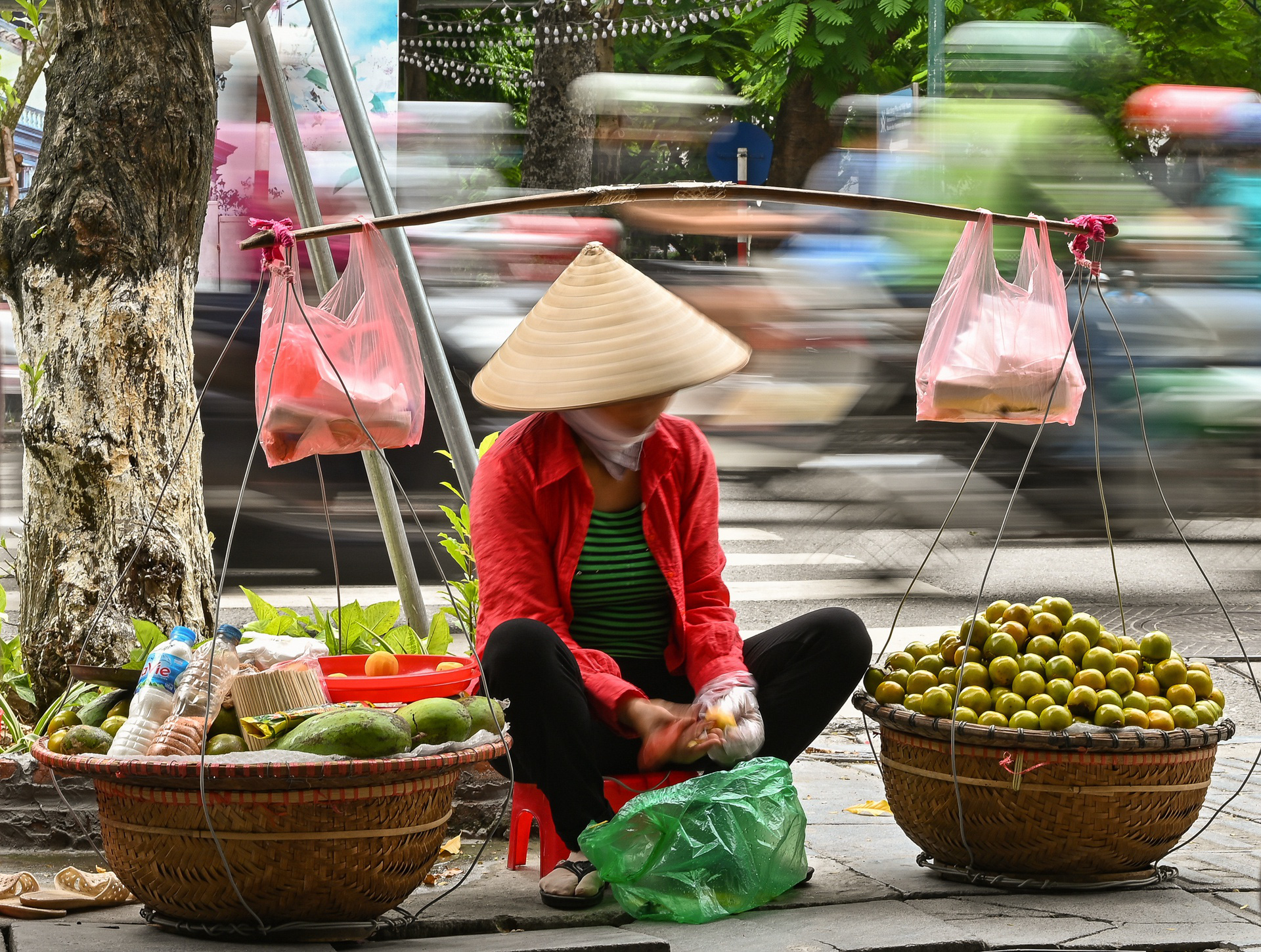 Khoảnh khắc H&agrave; Nội trong m&ugrave;a đẹp nhất năm - Ảnh 17.