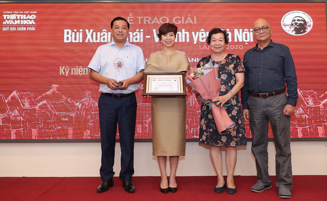 Nhạc sĩ Ph&uacute; Quang nhận Giải thưởng lớn - V&igrave; t&igrave;nh y&ecirc;u H&agrave; Nội - Ảnh 3.