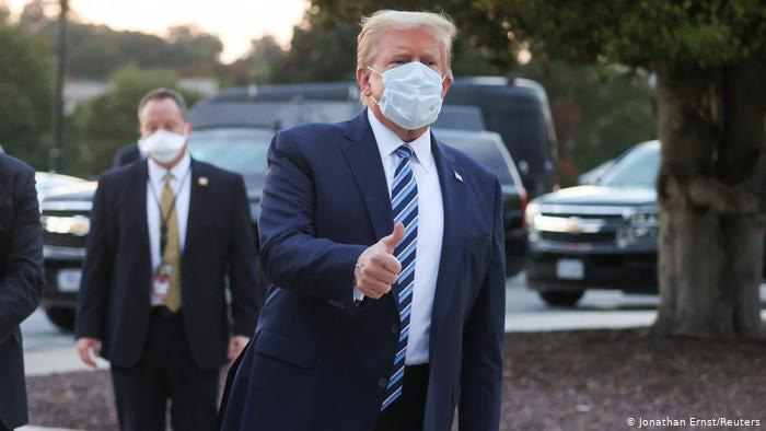 Covid-19: Tổng thống Trump “giáng đòn” đảng Dân chủ, nhiều lãnh đạo quân sự cách ly