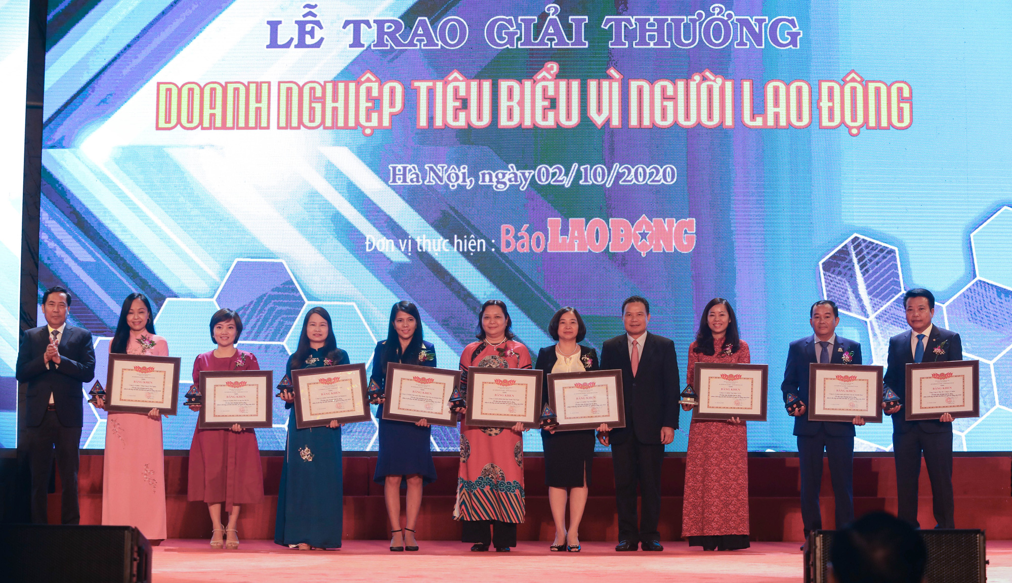 Vinh danh Công ty Yến sào Khánh Hòa và Công ty CP NGK Yến sào Khánh Hòa