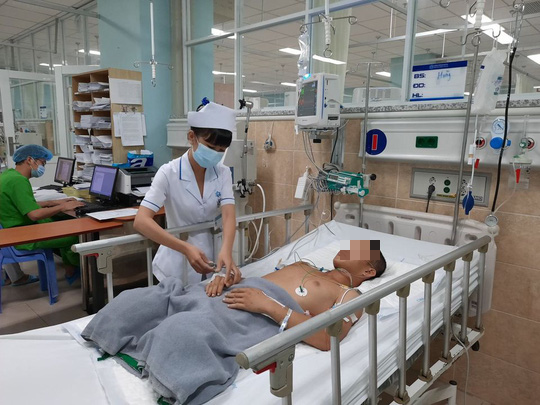 Mồ côi cha mẹ, lại bị tai nạn cắt cả 2 chân