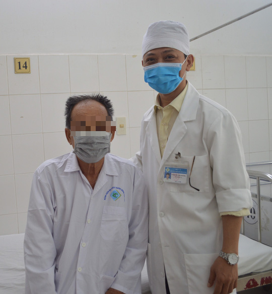 Bệnh nhân đầu tiên ở miền Tây được thay lại khớp gối nhân tạo - Ảnh 4.