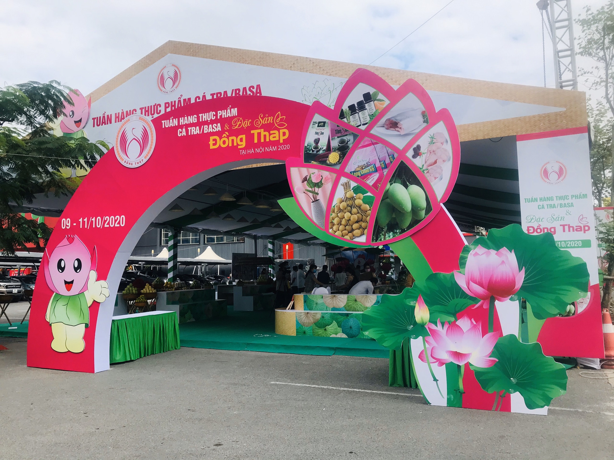L&atilde;nh đạo Đồng Th&aacute;p mang đặc sản tỉnh nh&agrave; giới thiệu người ti&ecirc;u d&ugrave;ng Thủ đ&ocirc; - Ảnh 21.