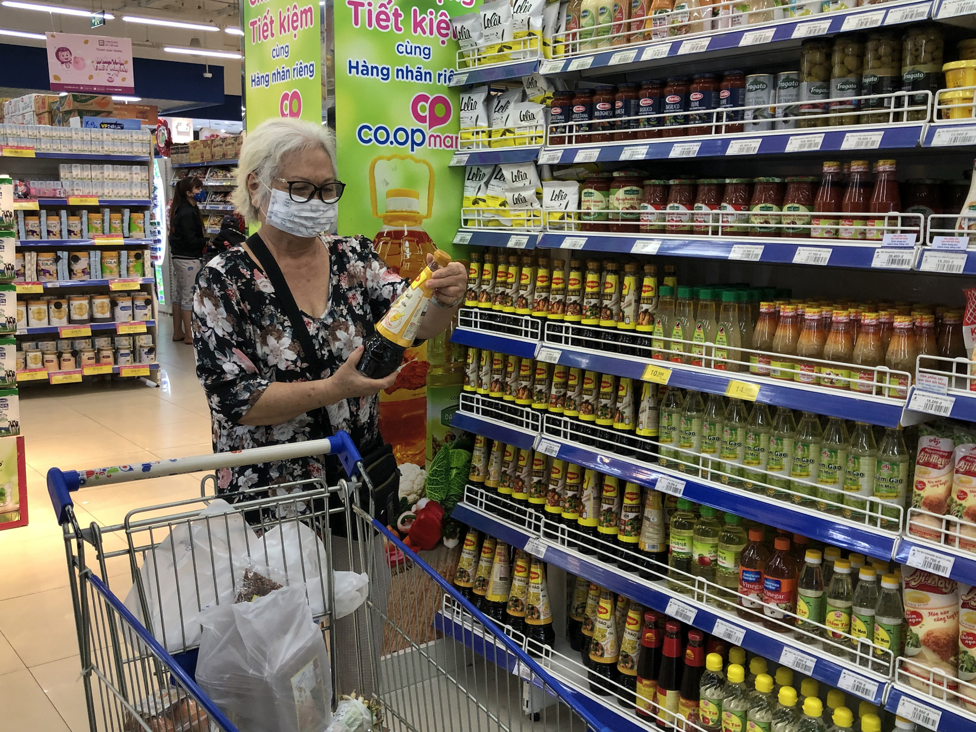 TP HCM tập trung k&iacute;ch cầu ti&ecirc;u d&ugrave;ng nội địa - Ảnh 1.