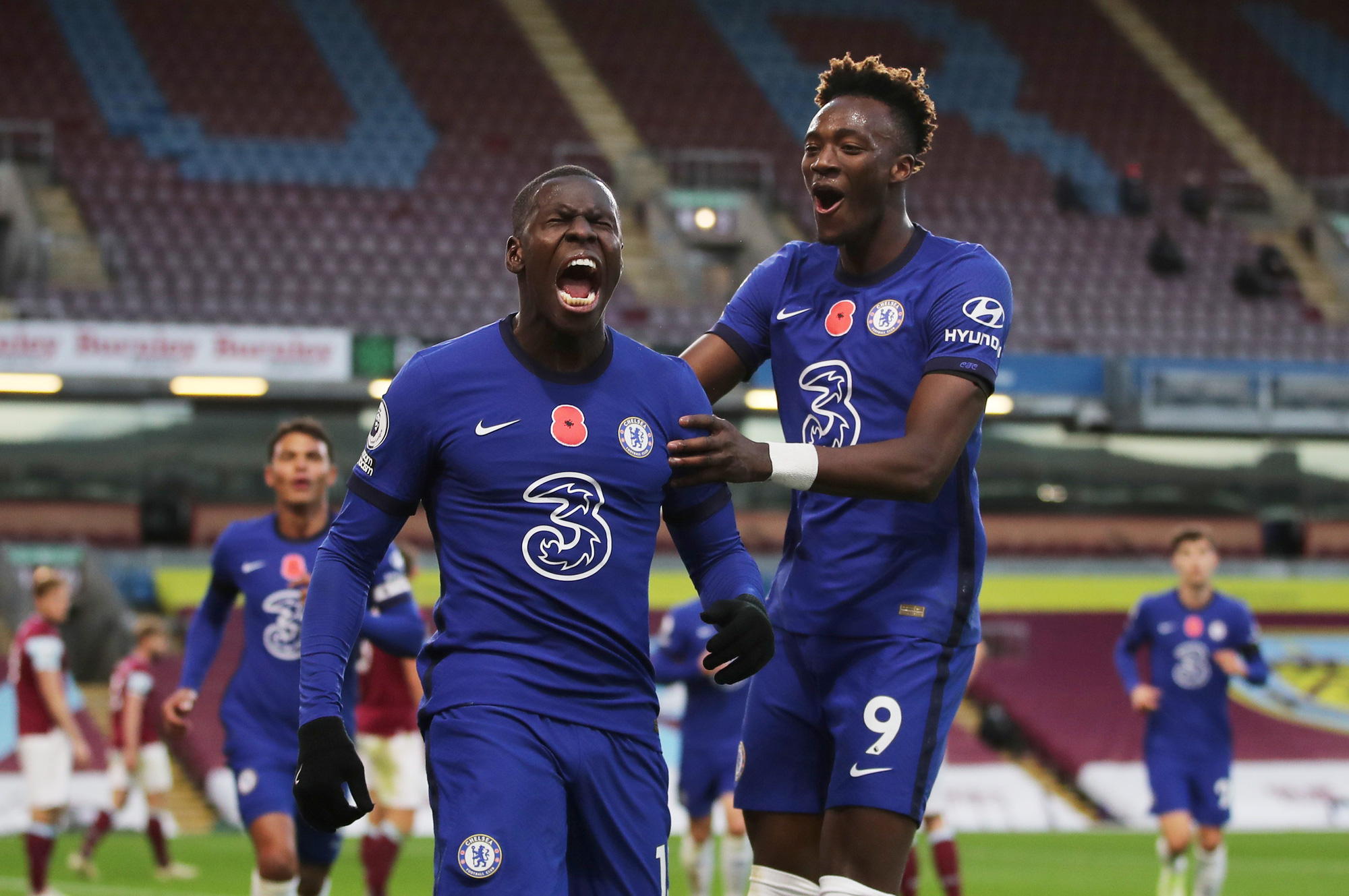 Dàn sao tân binh 250 triệu bảng xung trận, Chelsea đại thắng Burnley